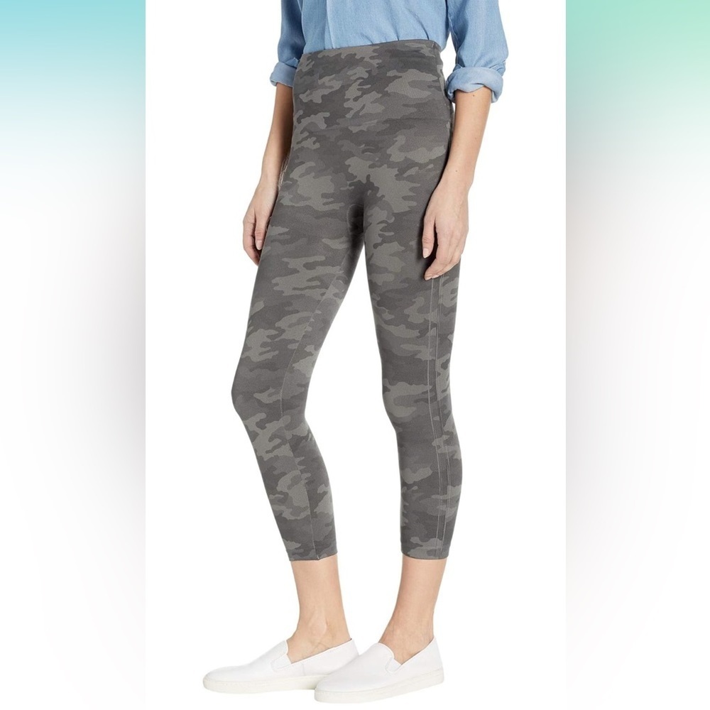 Spanx Cropped Look At Me Now Seamless Leggings Size Medium Brand New With Tags